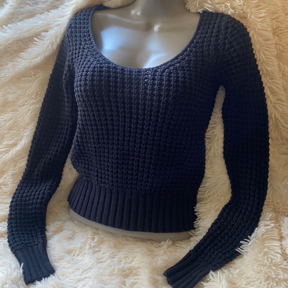 knit-type scoopneck sweater